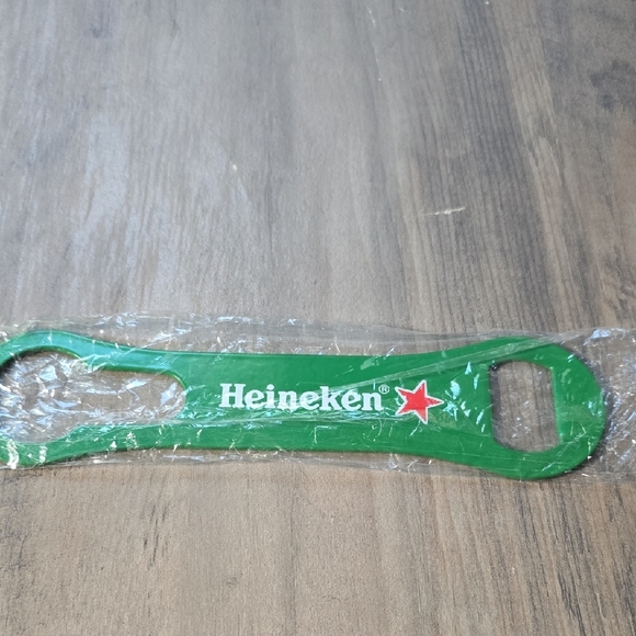 HEINEKEN BOTTLE OPENER NWT - Picture 1 of 2